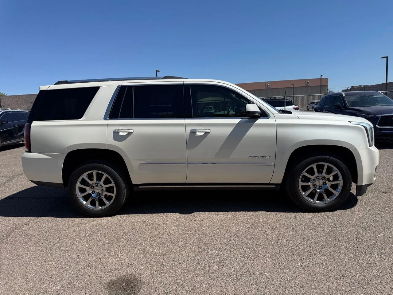 Used 2015 White Diamond Tricoat GMC Denali image 3