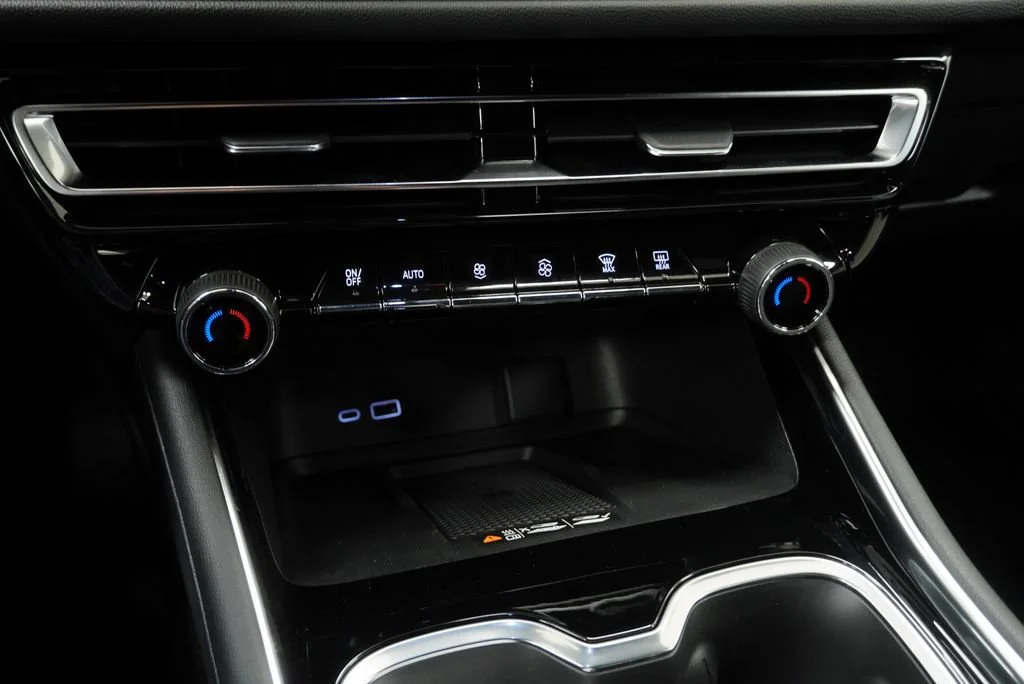 New 2027 Sterling Gray Metallic Chevrolet LT image 19