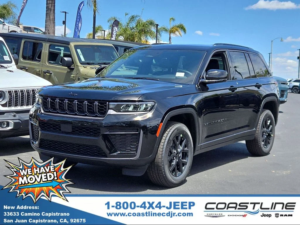 New 2026 Diamond Black Crystal Pearl-Coat Exterior Paint Jeep Altitude image 1