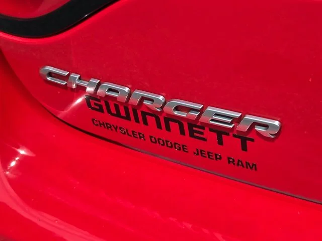 Used 2022 Red Dodge SXT image 34