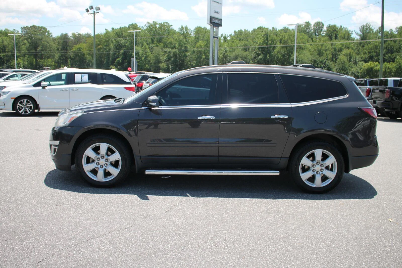 Used 2016 TUNGSTEN METALLIC Chevrolet LT image 5