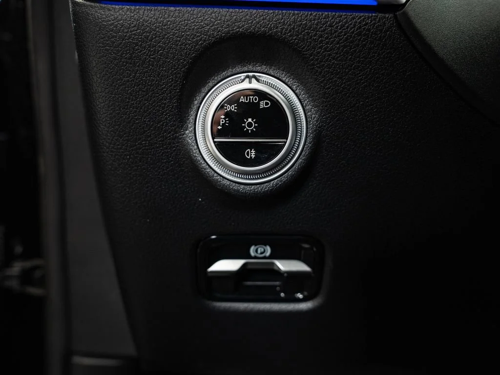 Used 2022 Black Mercedes-Benz C 300 image 41