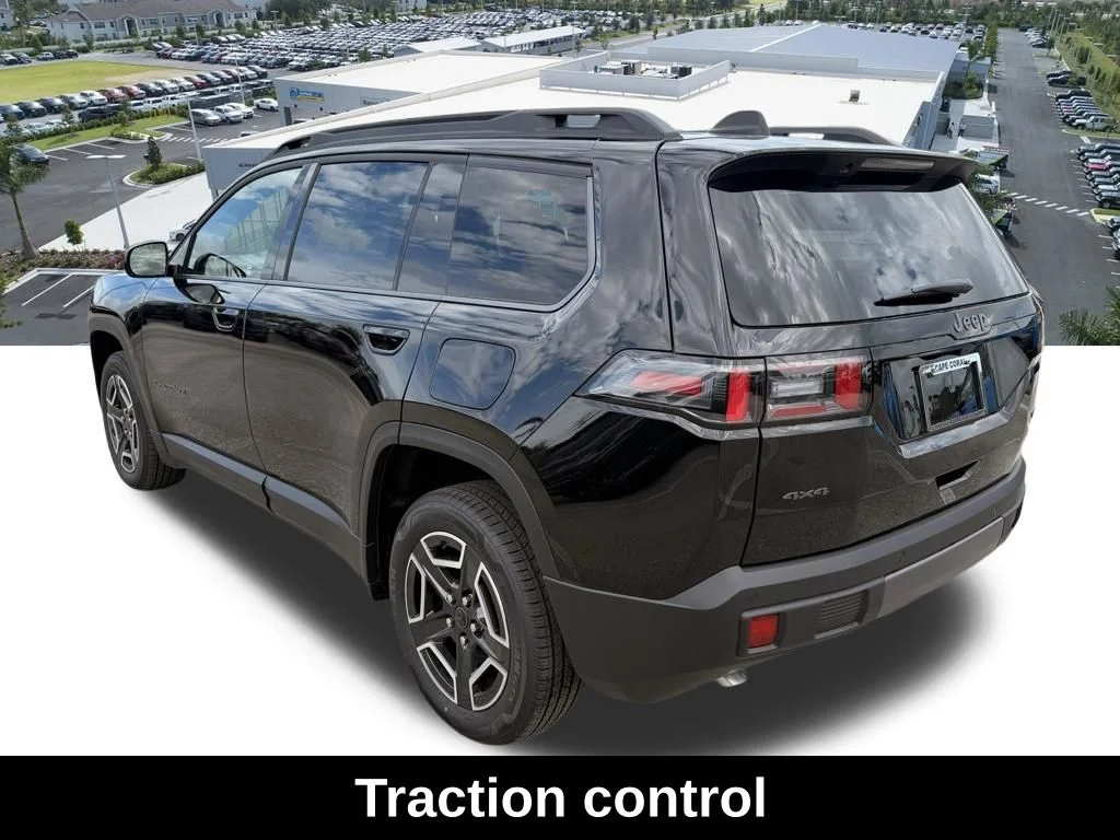 New 2026 Diamond Black Crystal Pearl-Coat Exterior Paint Jeep Laredo image 6