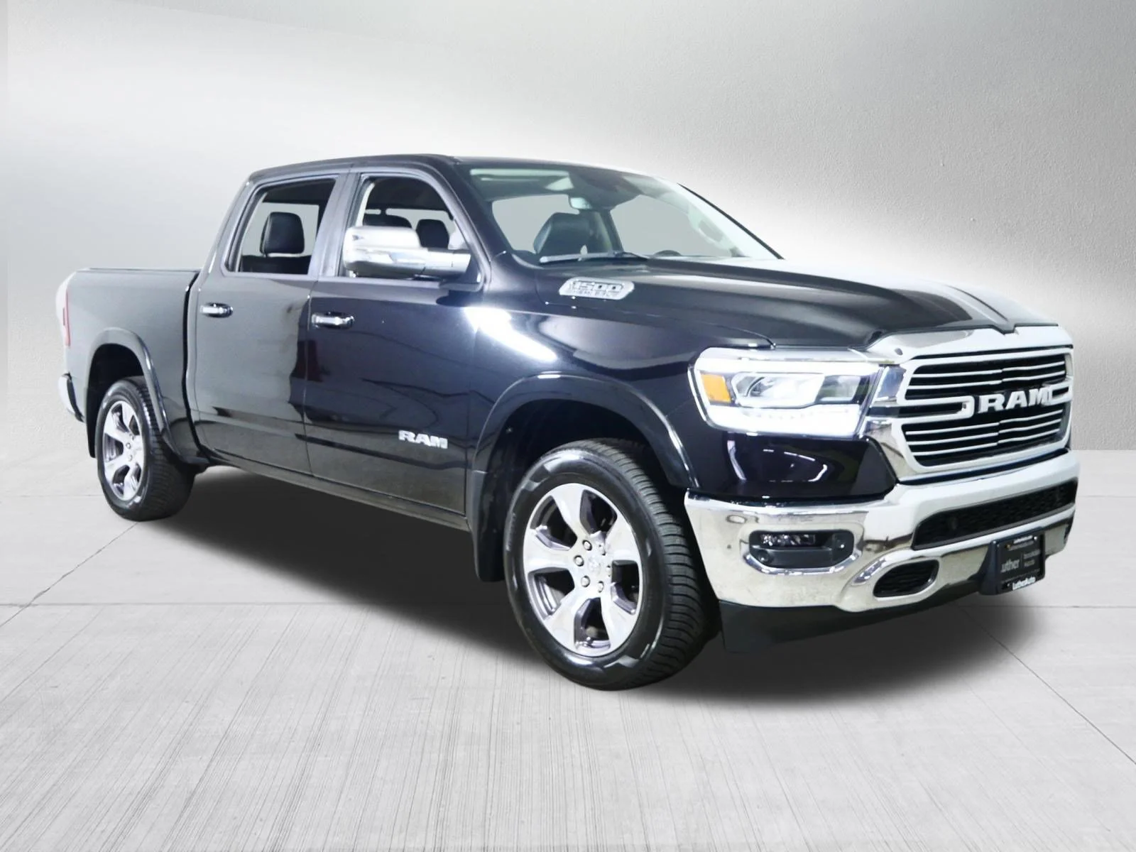 2022 RAM 1500 Laramie 4x4 Crew Cab 5'7's photo