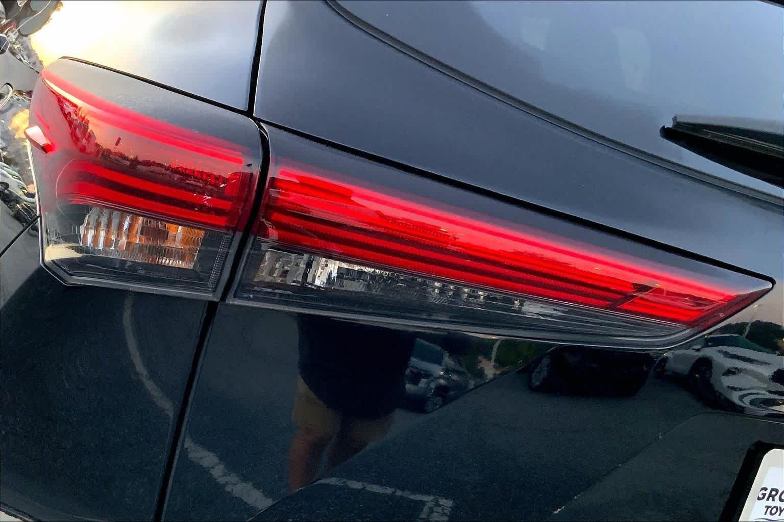 Used 2022 Midnight Black Metallic Toyota XLE image 25