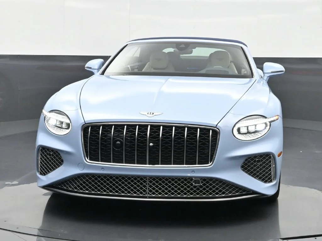 Used 2026  Bentley V8 image 15