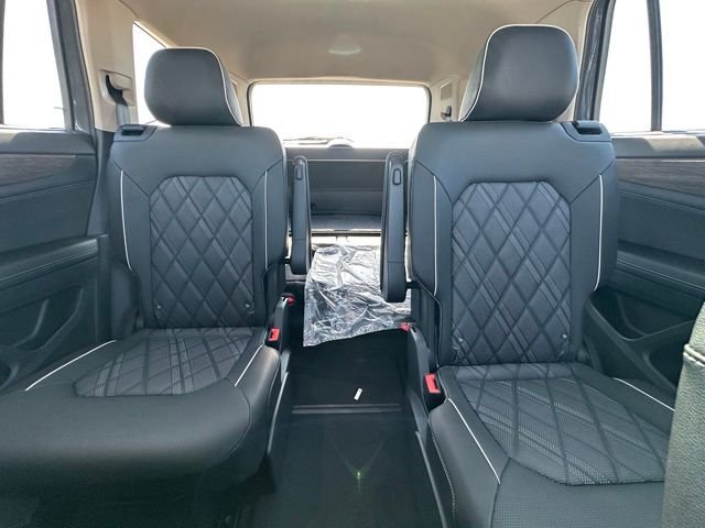 New 2026 Pure Gray Volkswagen 2.0T SEL Premium R-Line image 31
