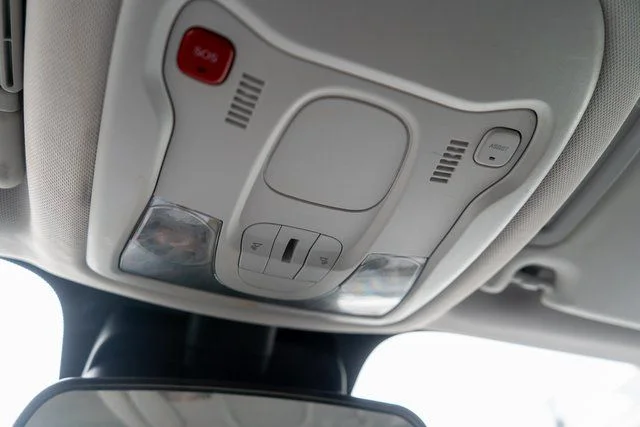 Used 2020 Black Jeep Latitude image 32