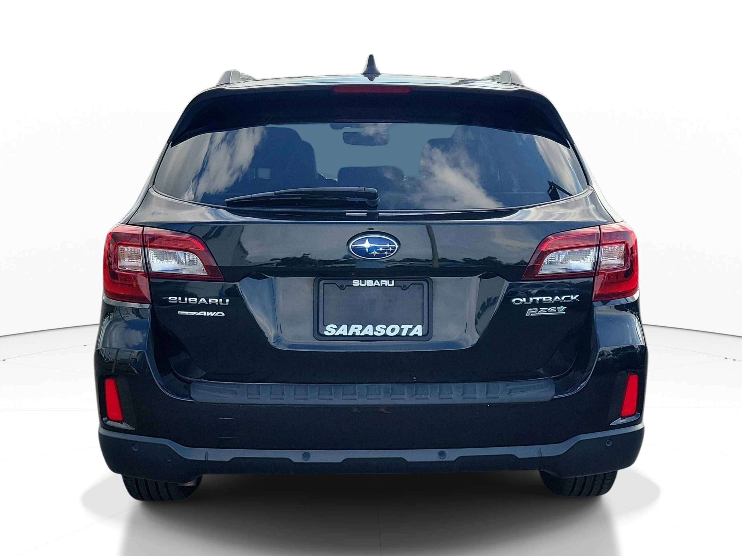 Used 2017 Crystal Black Silica Subaru Touring image 5