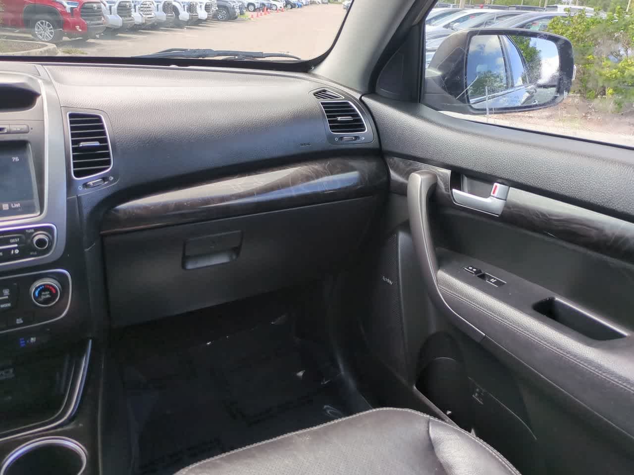 Used 2015 Titanium Silver Kia SX image 17