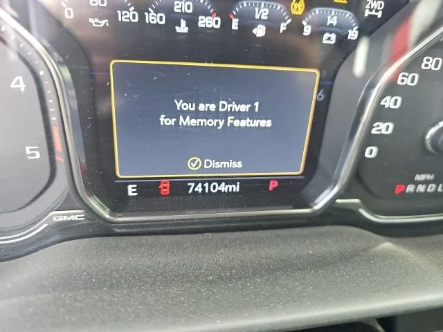 Used 2022 White GMC Denali image 9