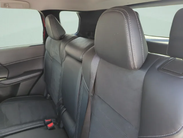 Used 2024  Mitsubishi SE image 30