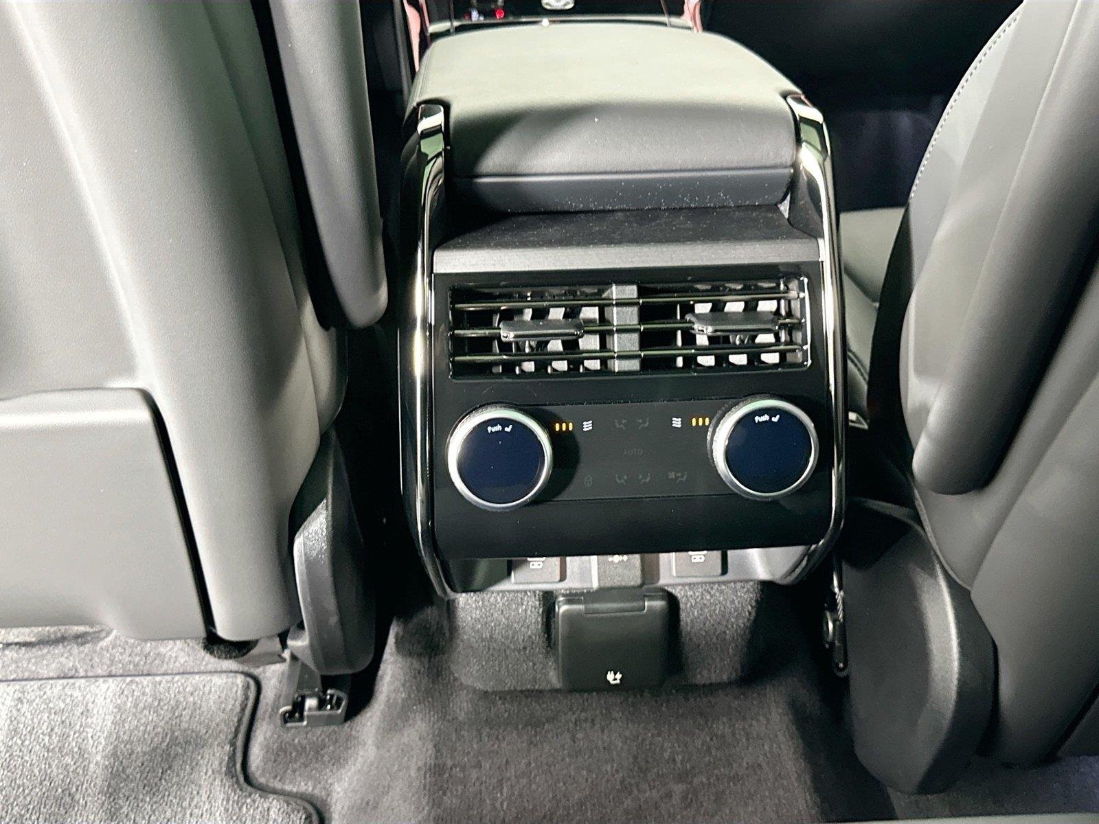 Certified Used 2025 Borasco Grey Land Rover P530 V8 Dynamic SE image 28