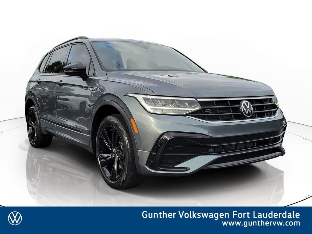 2023 Volkswagen Tiguan 2.0T SE R-Line Black's photo