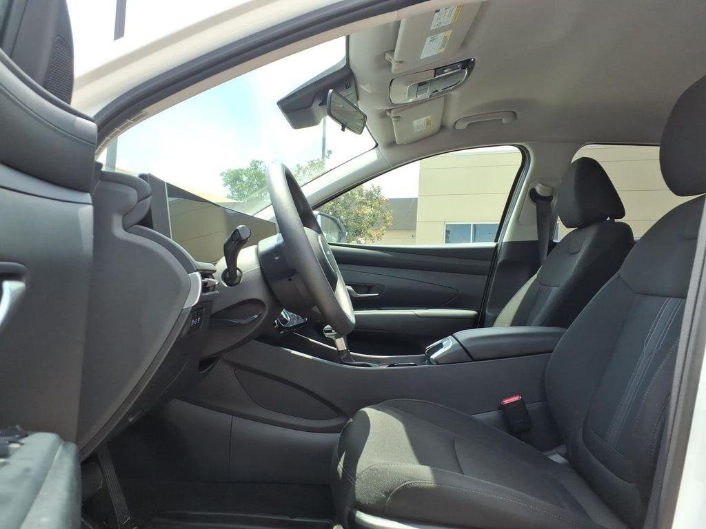 New 2026 White Hyundai SEL FWD image 15
