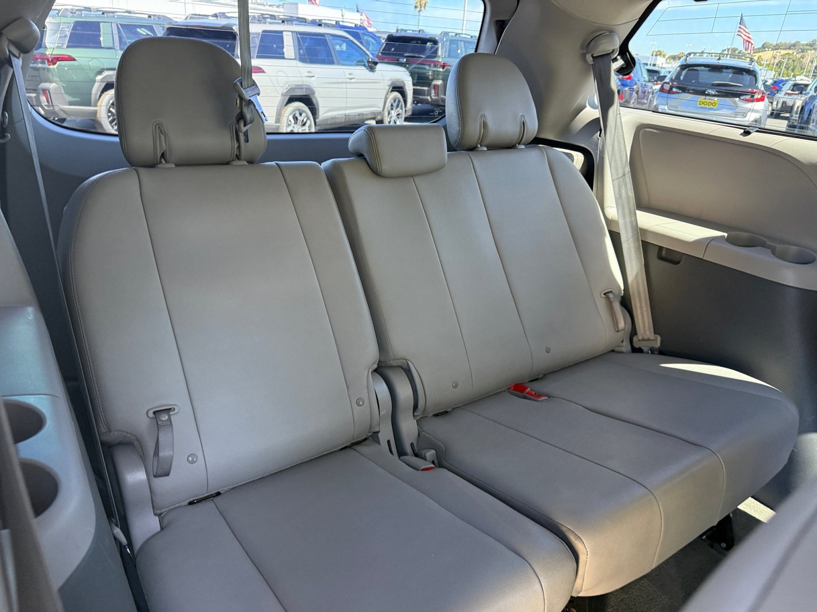 Used 2015 Predawn Gray Mica Toyota XLE image 20
