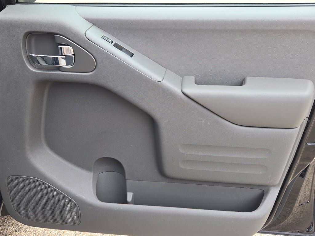 Used 2015 Black Nissan SV image 8