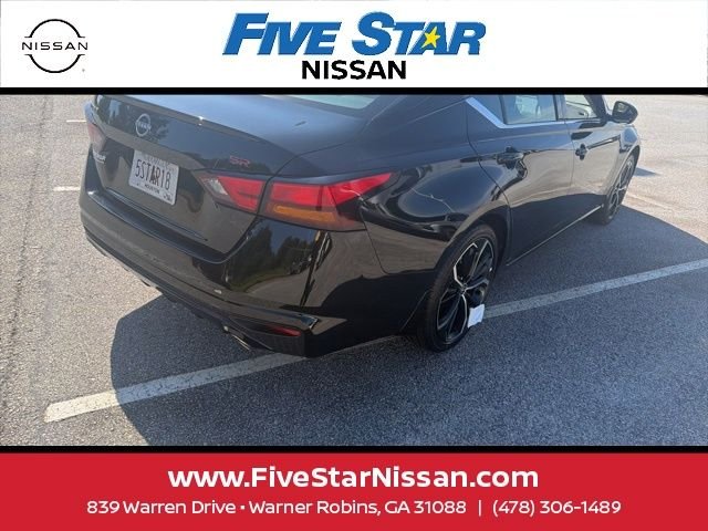 Used 2025 Black Nissan 2.5 SR image 16