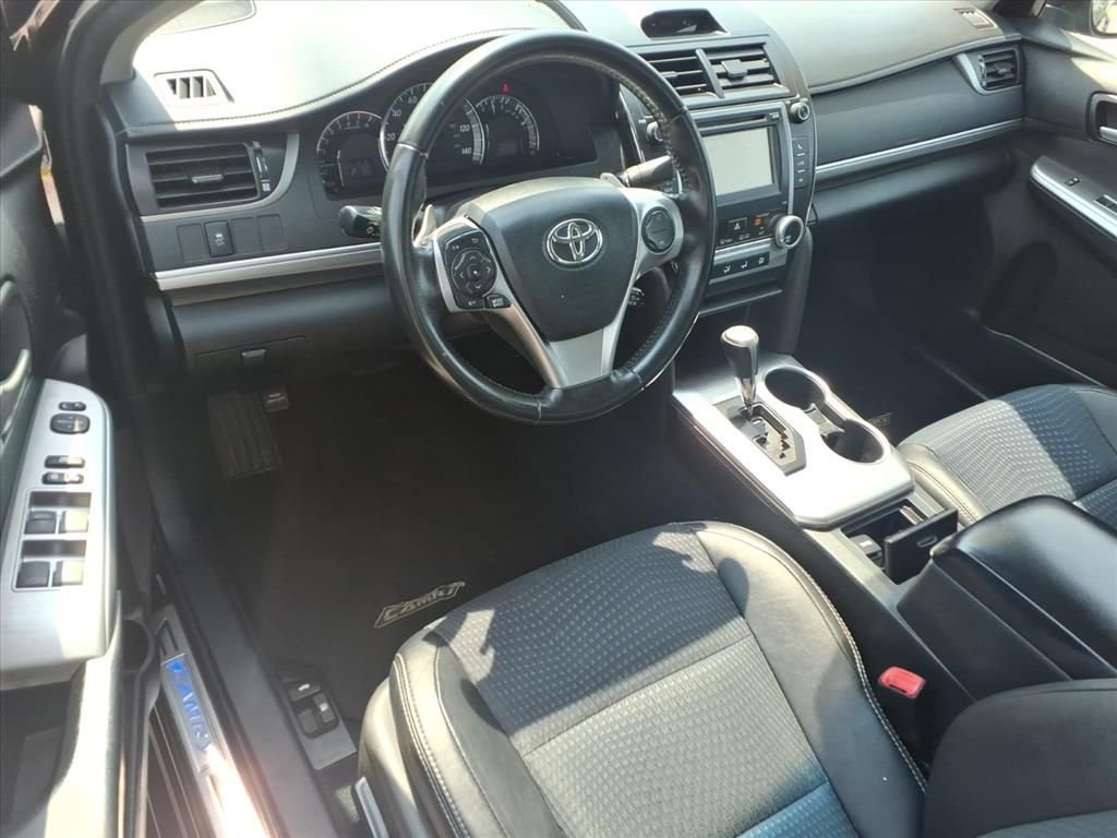 Used 2013 Black Toyota SE image 16