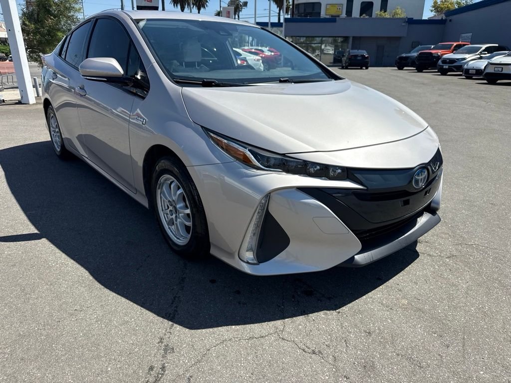 Used 2020 Silver Toyota XLE image 1