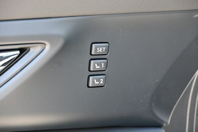 New 2026 White Subaru Onyx Edition Touring 7-Passenger image 21