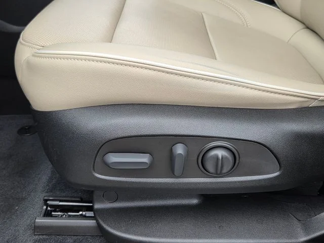 Used 2023 Beige Chevrolet Premier image 9