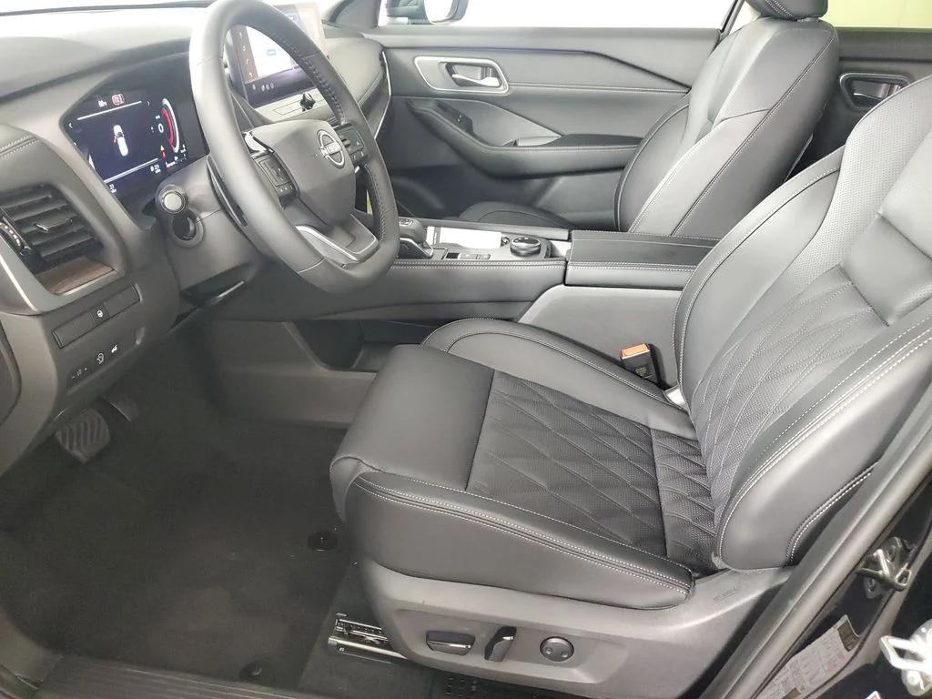 New 2026 Black Nissan Platinum image 11