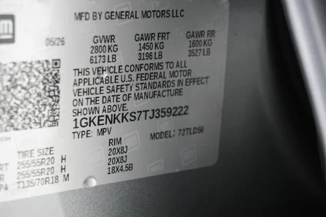 New 2026 Sterling Metallic GMC Elevation image 32