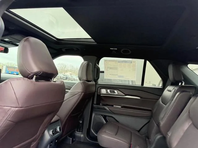New 2026 Carbonized Gray Metallic Ford Platinum™ image 39