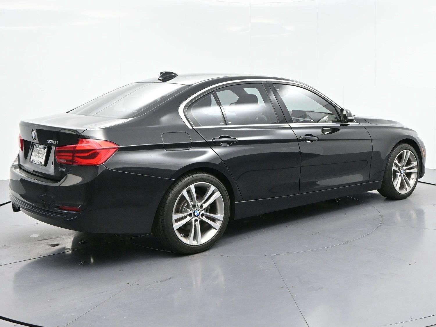 Used 2018 Black Sapphire Metallic BMW 330i image 7