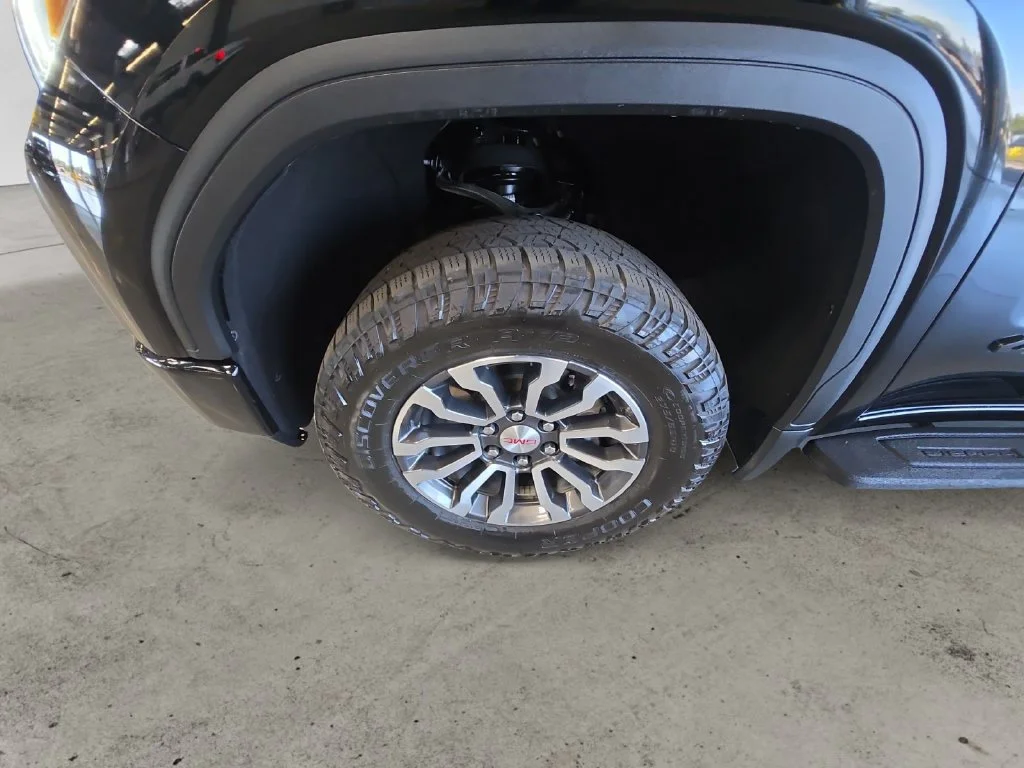 Used 2021 ONYX BLACK GMC AT4 image 13