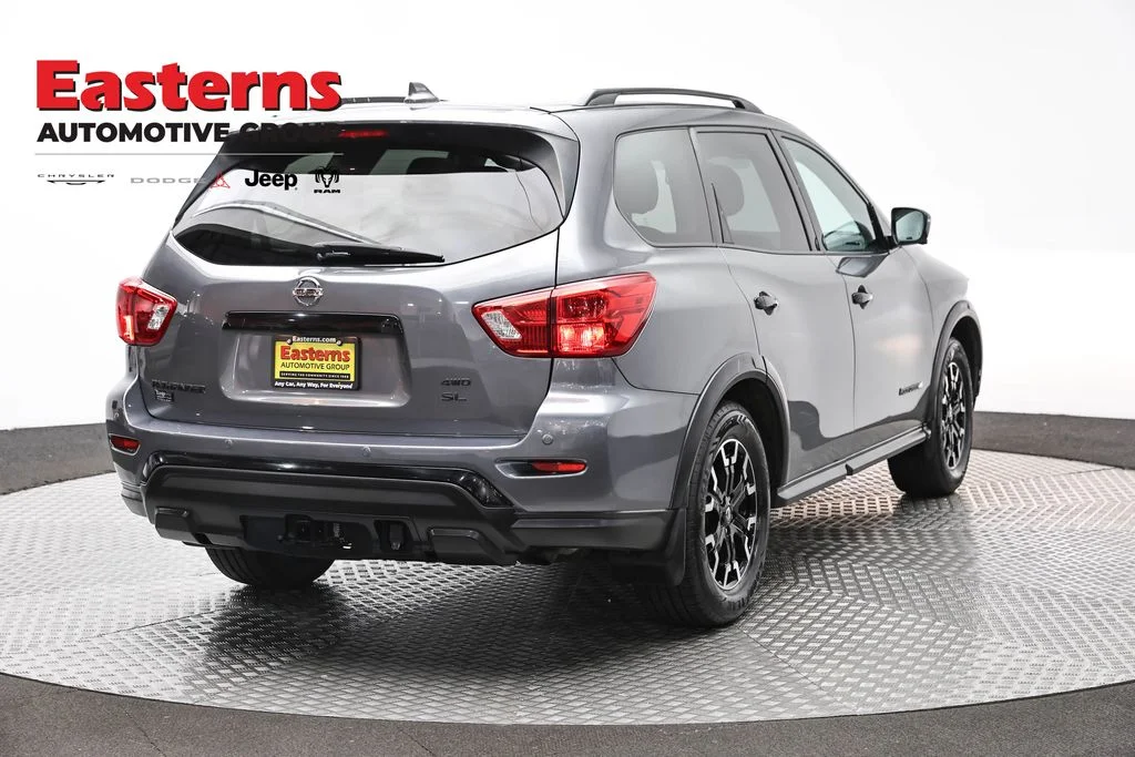 Used 2020 Gray Nissan SL image 8