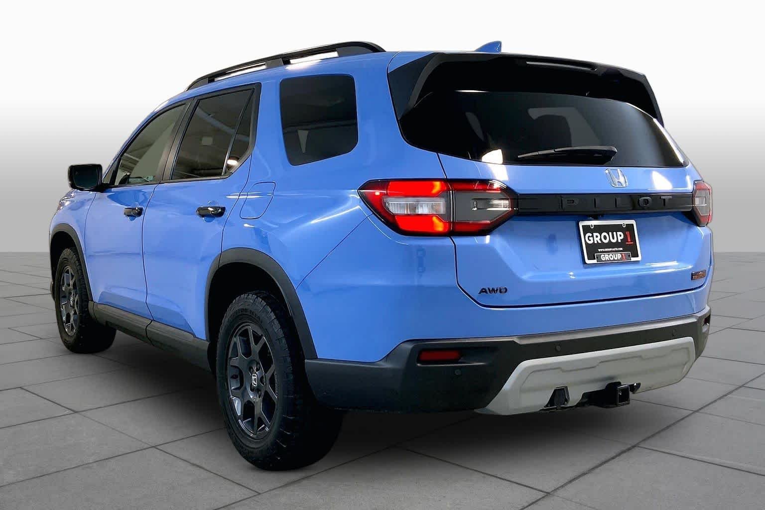 Used 2025 Diffused Sky Blue Pearl Honda TrailSport image 11