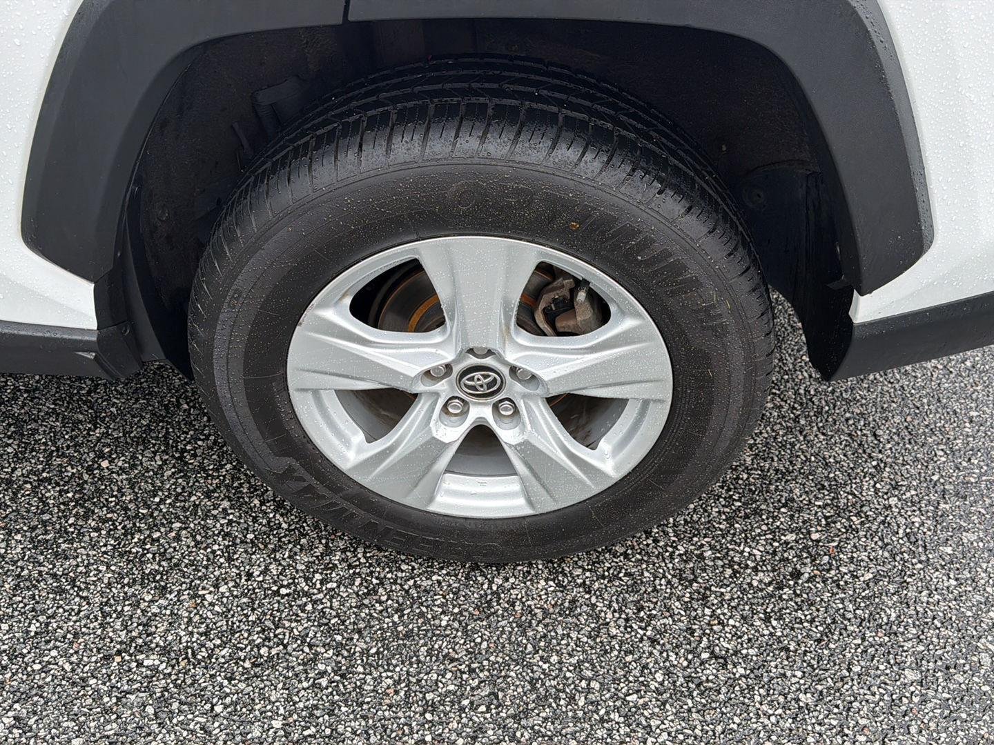 Used 2020 Super White Toyota XLE image 34