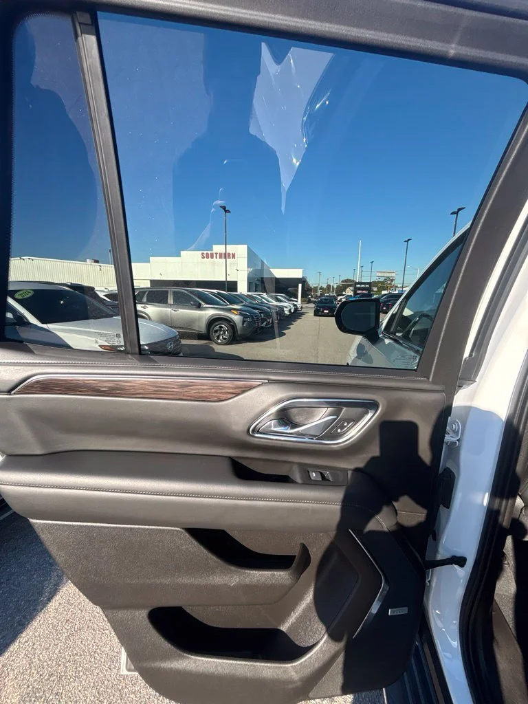 Used 2021 White Chevrolet LT image 18