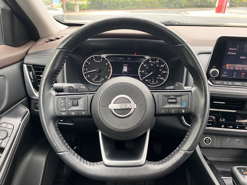 Used 2022 Brilliant Silver Metallic Nissan SV image 15