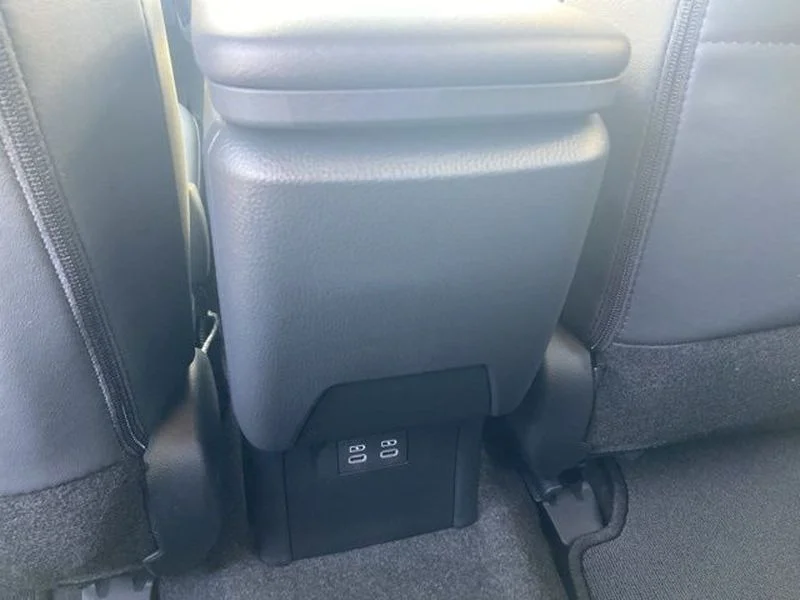 2026 Toyota Prius XLE - Photo 10