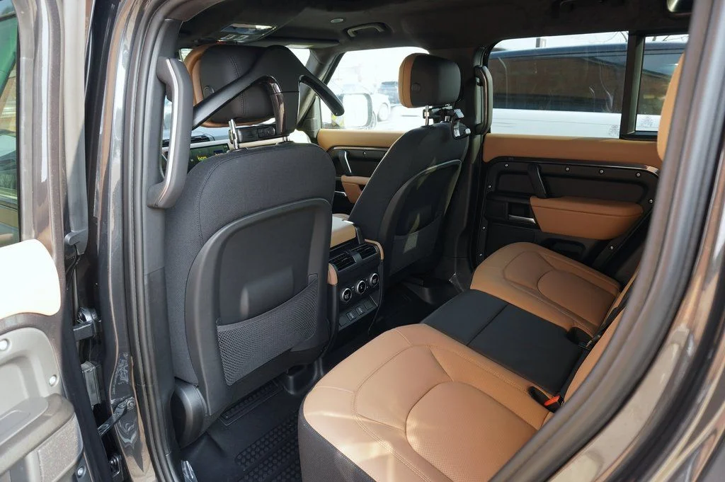 Certified Used 2026 Gray Land Rover V8 image 33
