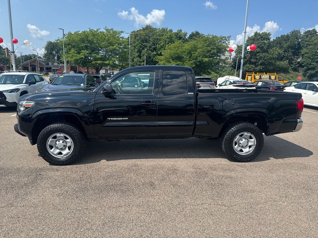 Used 2018 Black Toyota SR5 image 4