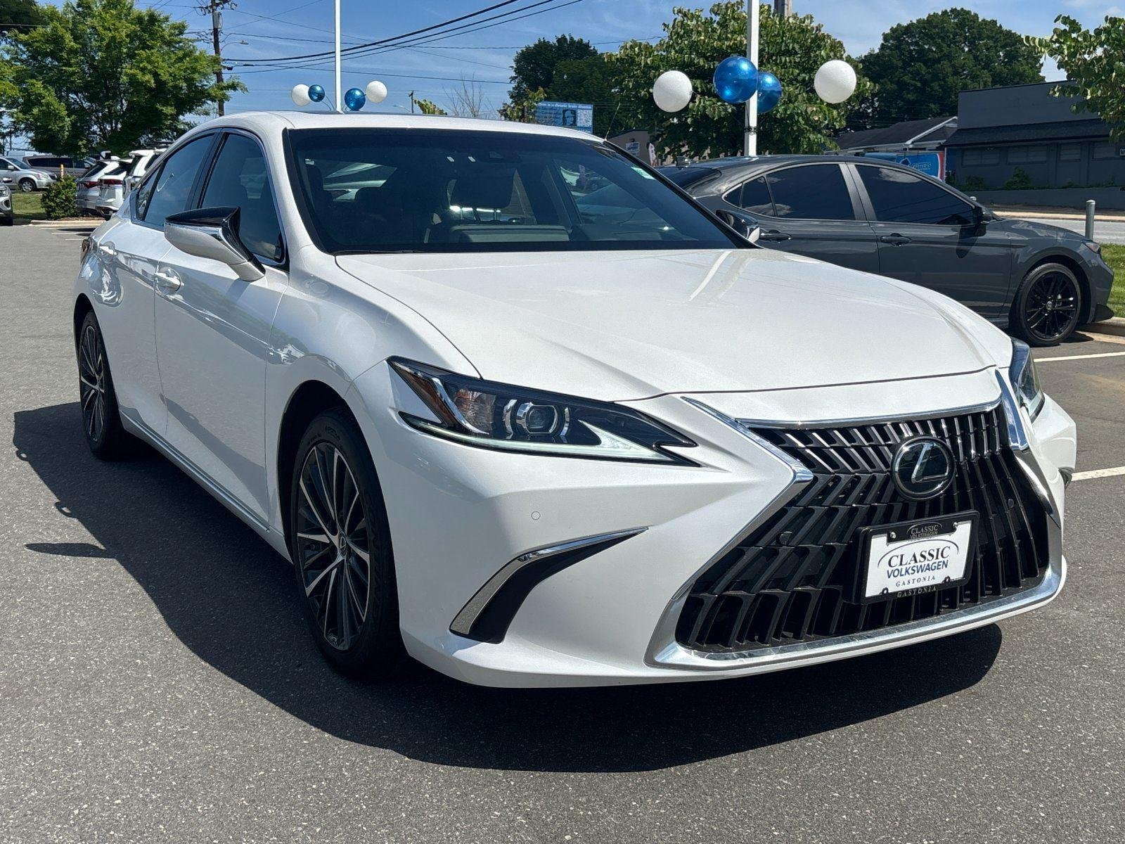 Used 2024 Eminent White Pearl Lexus ES 350 image 7