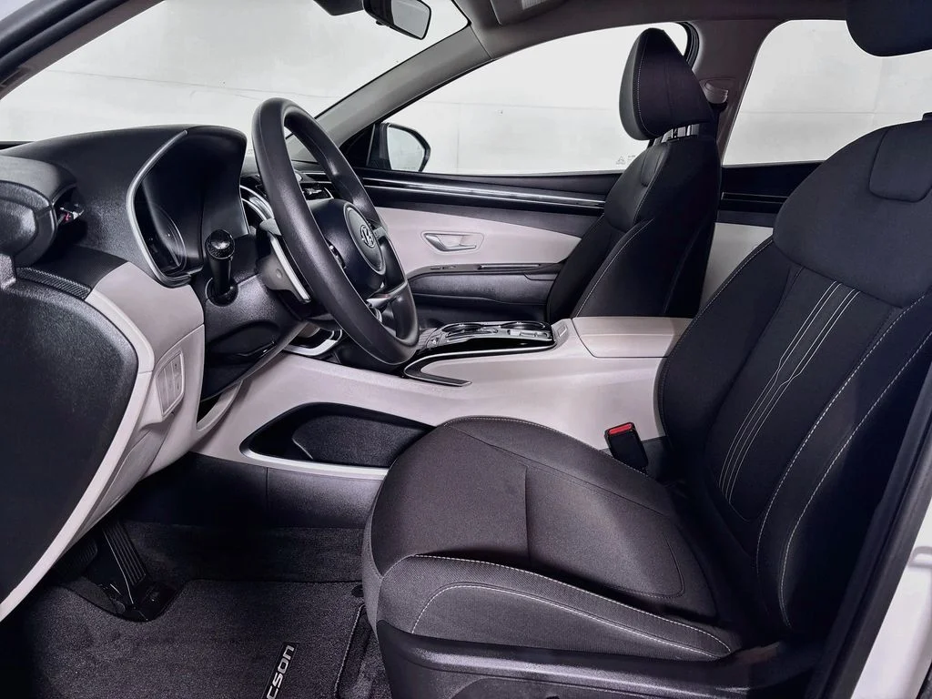 Used 2024 White Hyundai SEL image 11