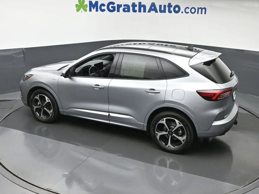 Used 2023 Silver Ford ST-Line Select image 26