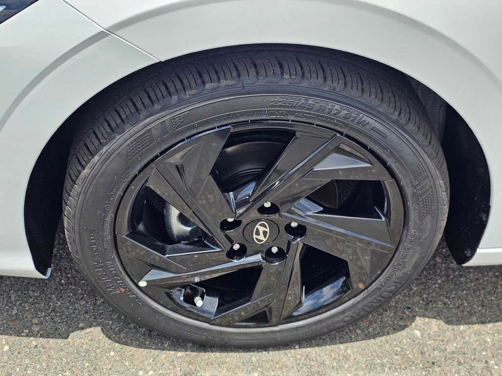 New 2026 White Hyundai SEL Sport image 9