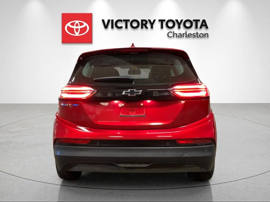 Used 2023 Red Chevrolet 2LT image 4
