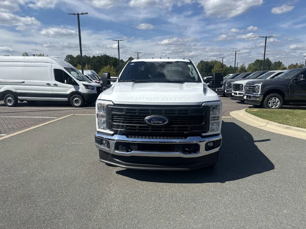 Used 2026 White Ford XL image 2