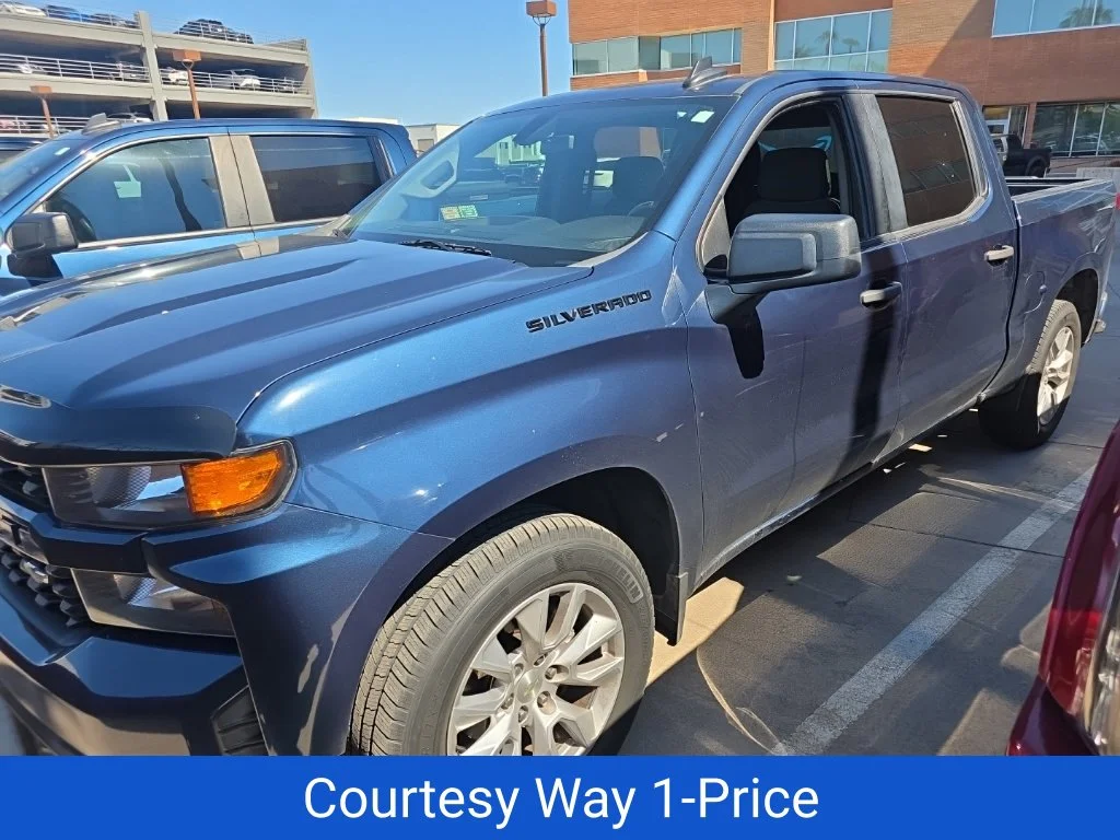 Used 2020 Blue Chevrolet Custom image 9