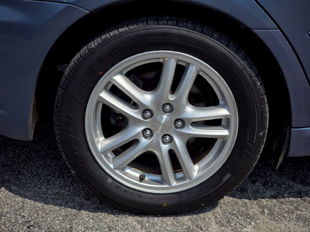 Used 2005  Subaru 2.5i image 11