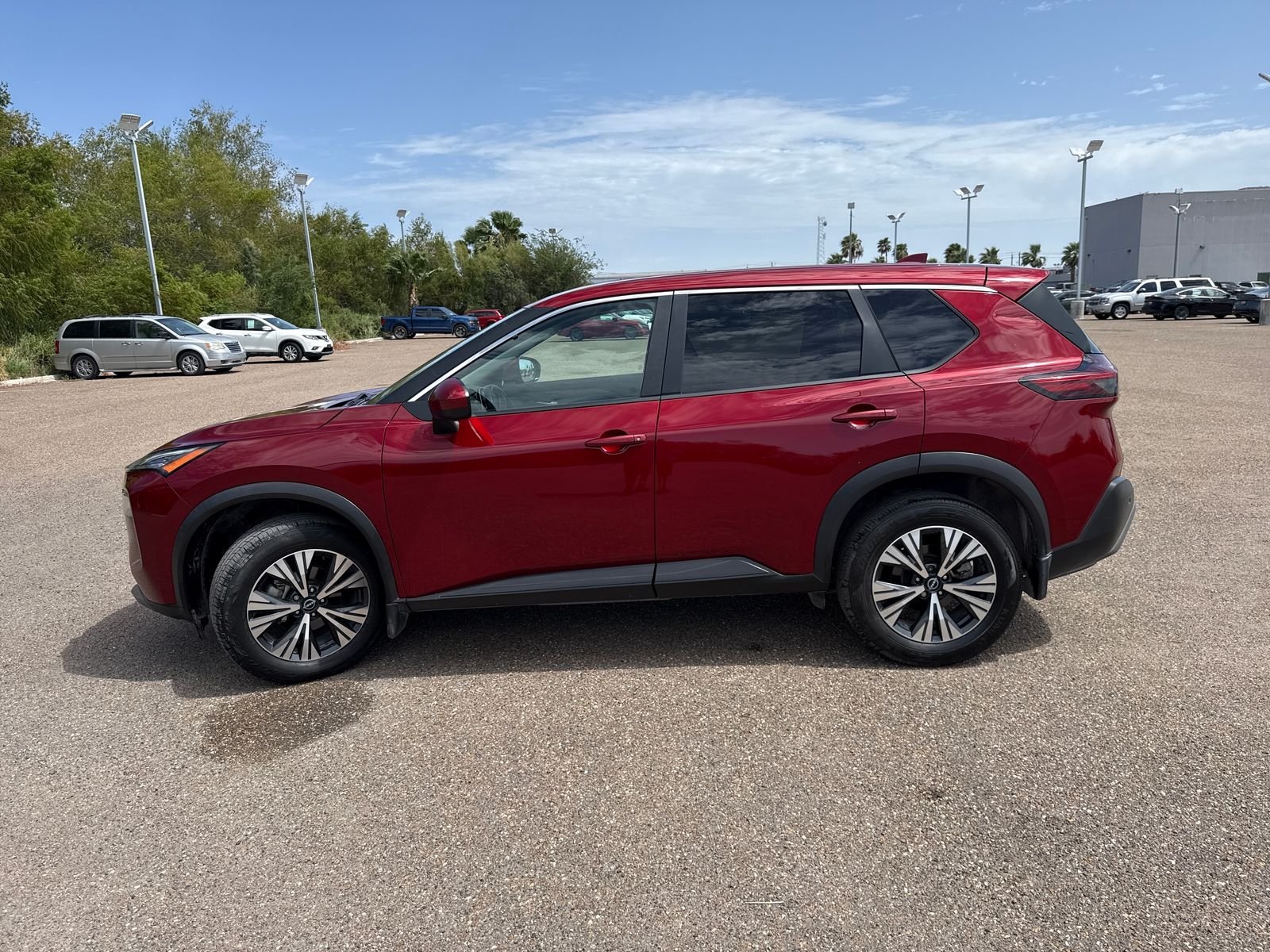 Used 2023 Red Nissan SV image 4