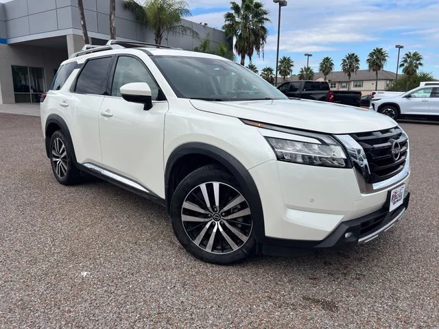 Used 2023 White Nissan Platinum image 1