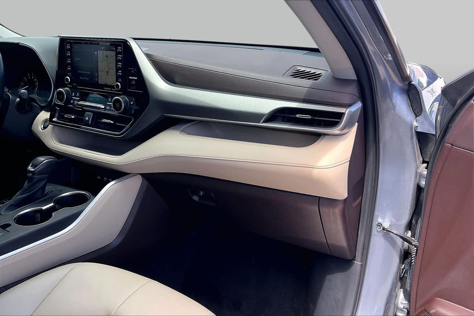 Used 2021 Moon Dust Toyota XLE image 19
